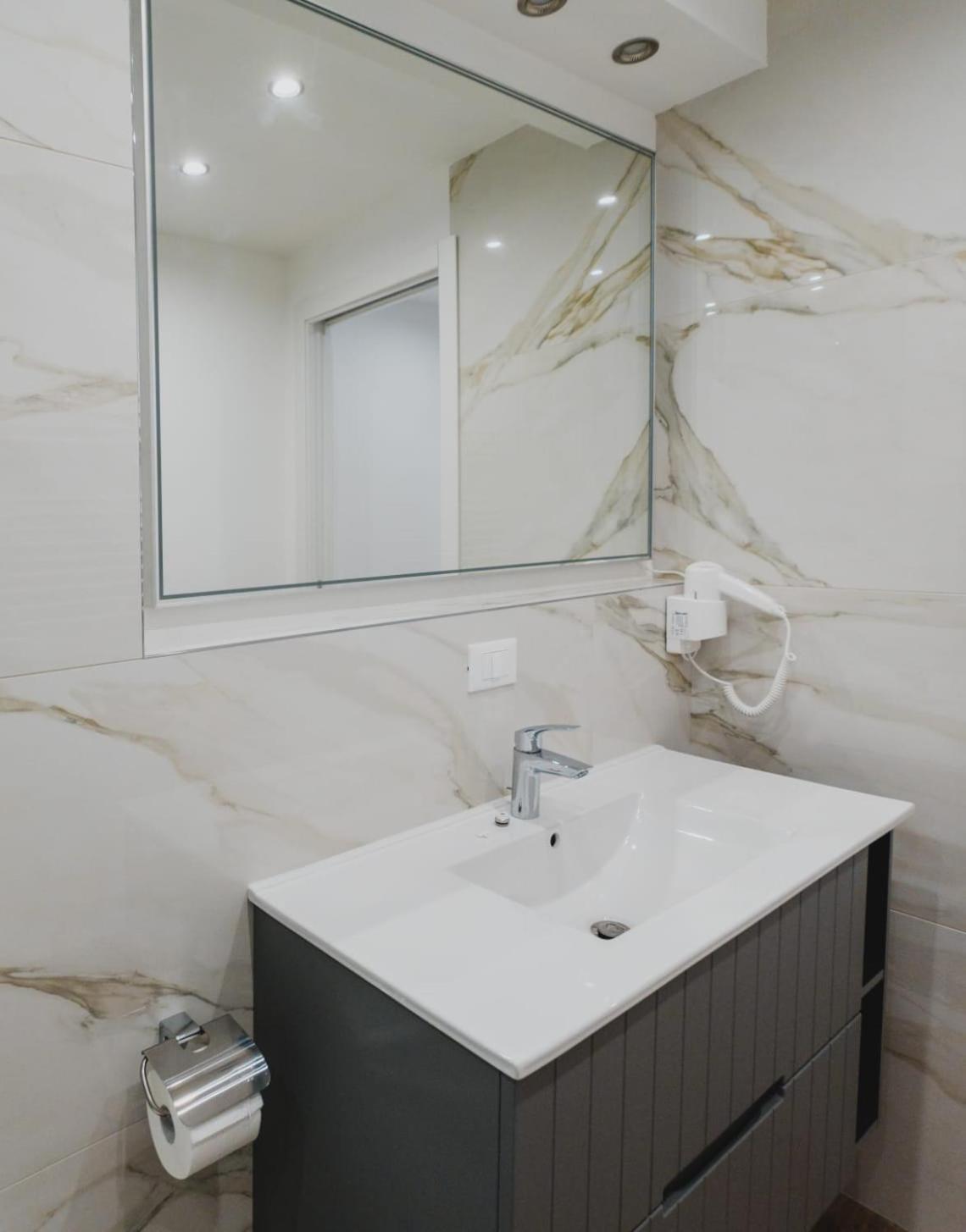 Villa Di Giorgi Apartments Center เชฟาลู ภายนอก รูปภาพ