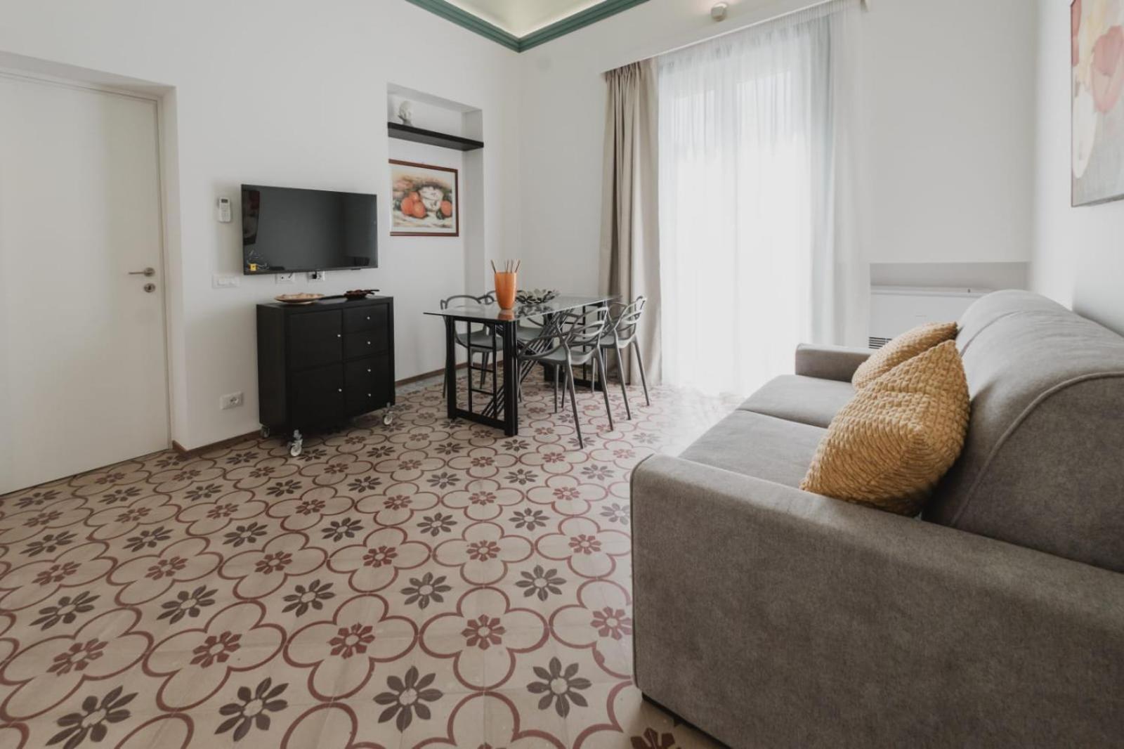 Villa Di Giorgi Apartments Center เชฟาลู ภายนอก รูปภาพ